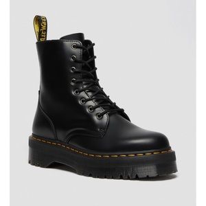 NWT DR. MARTENS JADON SMOOTH LEATHER PLATFORM BOOTS US 7